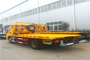 富川附近拖车救援搭电